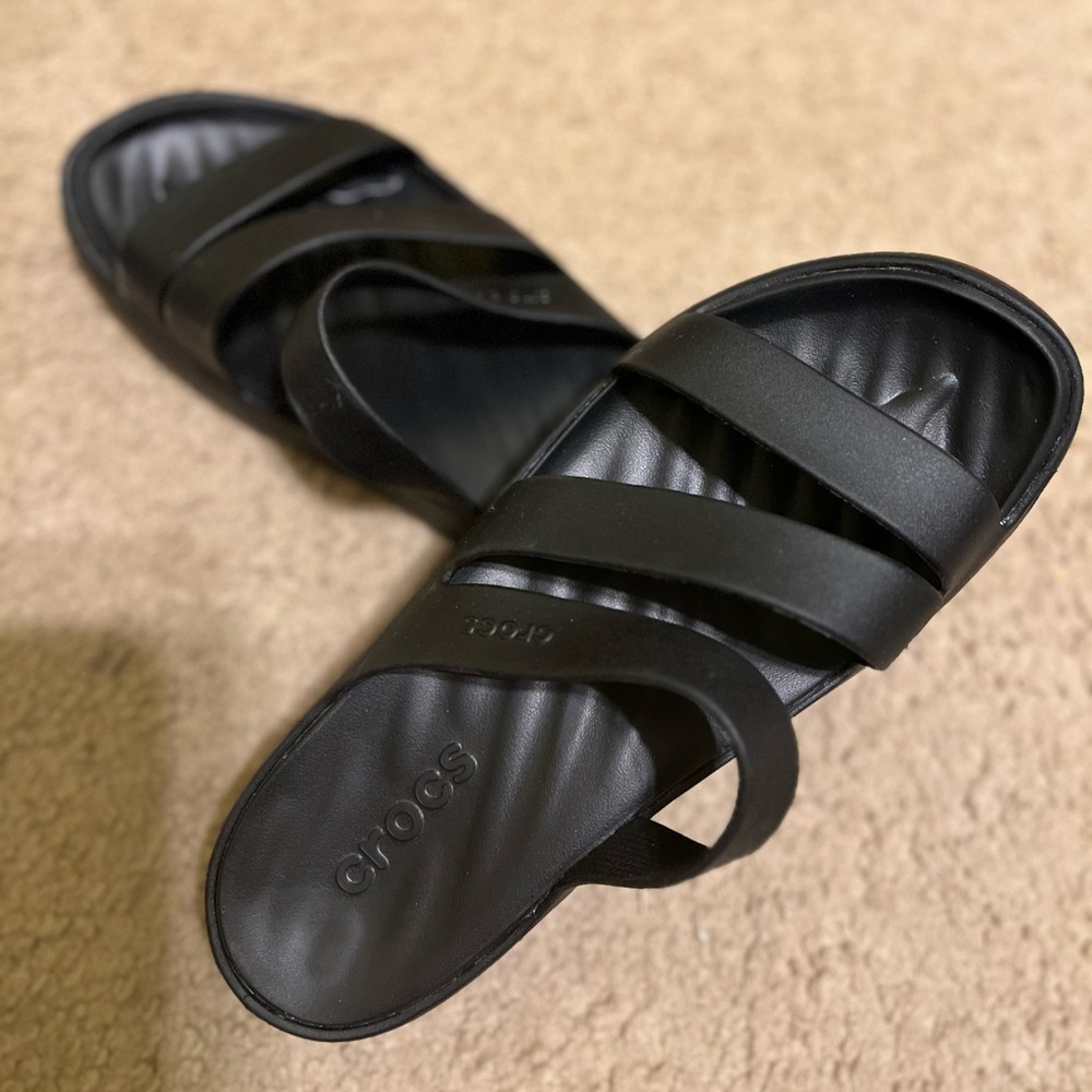 NWOT Crocs Getaway Strappy Size 9